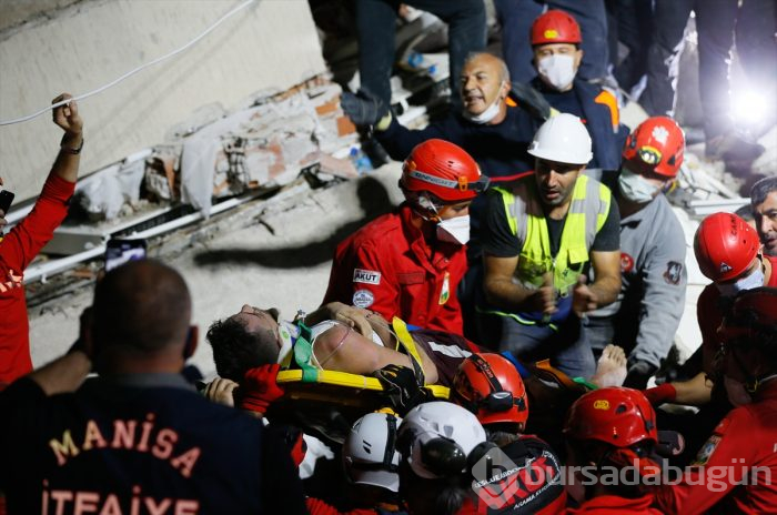 İzmir'deki 6.6'lık depremden kareler