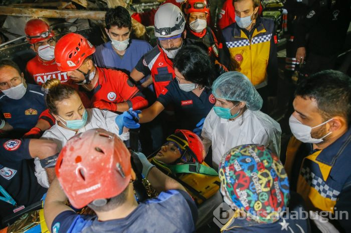 İzmir'deki 6.6'lık depremden kareler