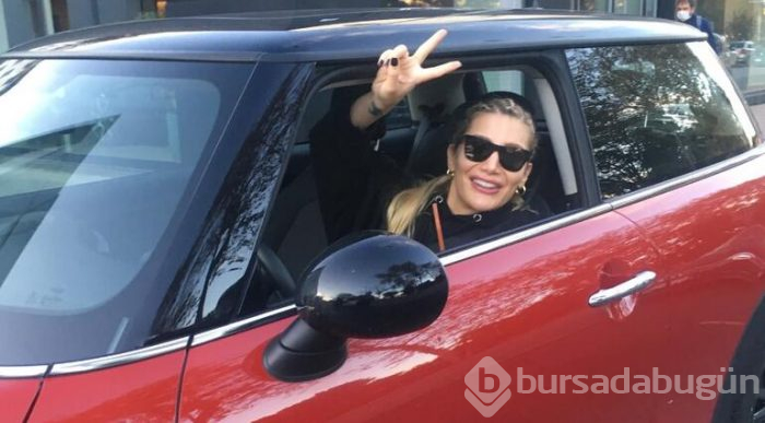 İrem Derici tek tabanca devam!