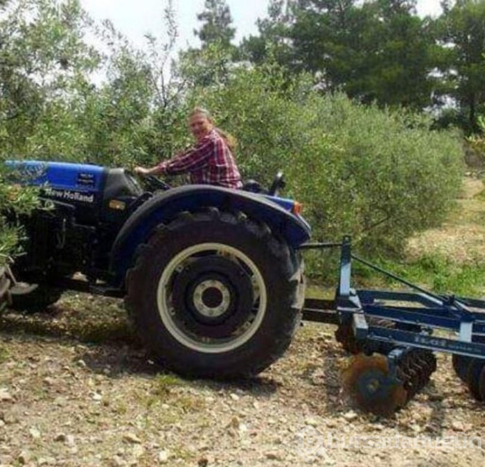 Göksel'in yeni hayatı! İşte ünlülerin gözlerden uzak köy yaşantıları...