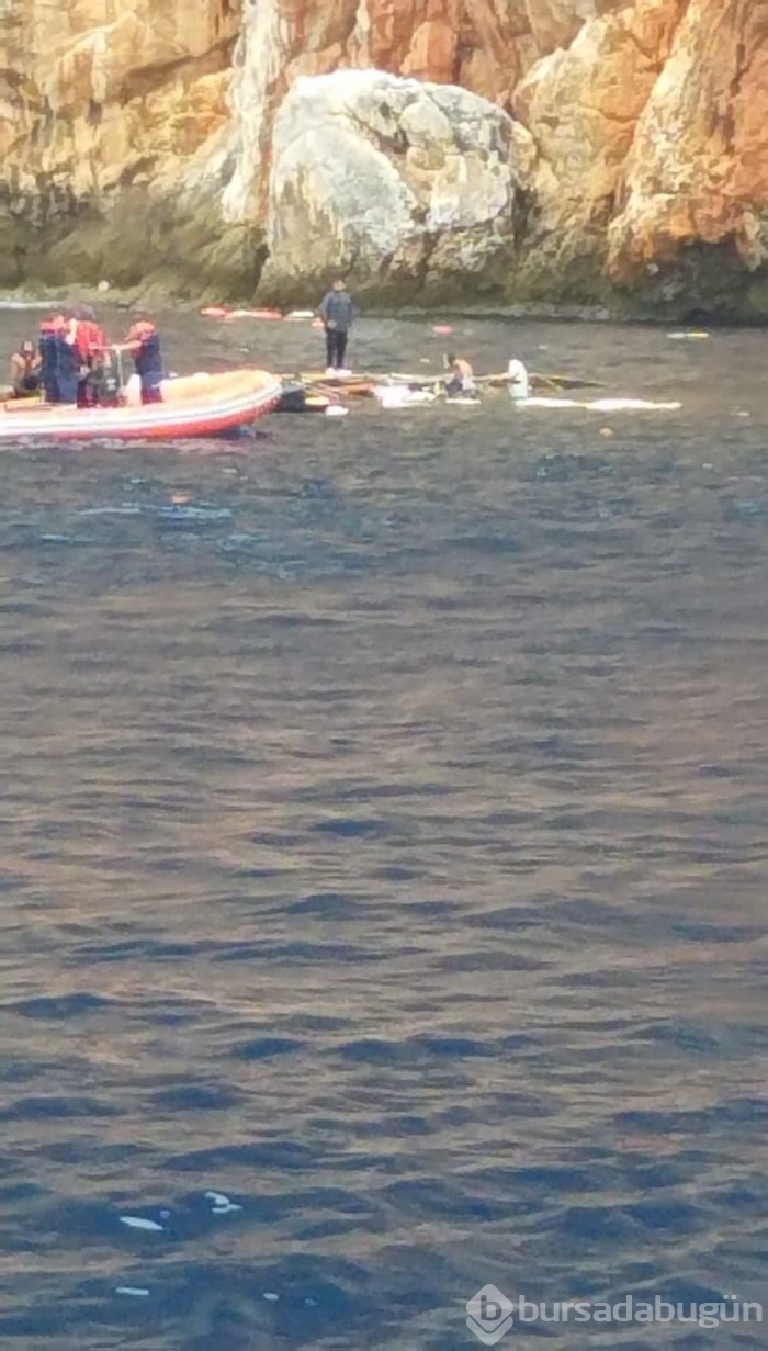 Antalya'da turist teknesi alabora oldu