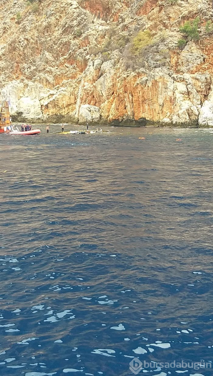Antalya'da turist teknesi alabora oldu