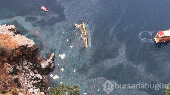 Antalya'da turist teknesi alabora oldu