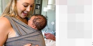 Iskra Lawrence'den anne oğul pozu!