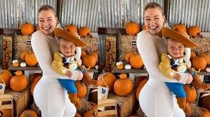 Iskra Lawrence'den anne oğul pozu!