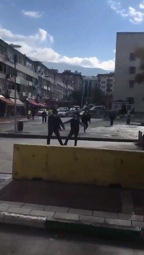 Bursa Adliyesi'nde bıçaklı kavga: 4 yaralı 