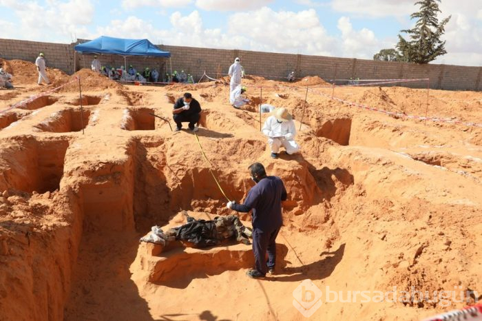 Libya'daki toplu mezarda yeni cesetler açığa çıkıyor