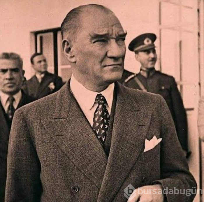 Ünlü isimlerden 10 Kasım paylaşımları...