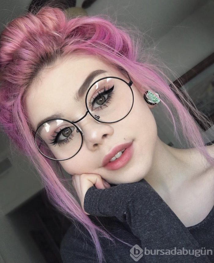 Gözlük kullanan kızlar için makyaj tavsiyeleri