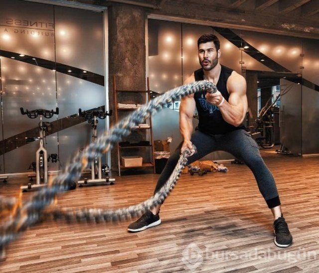 Dev adam sosyal medyayı salladı
