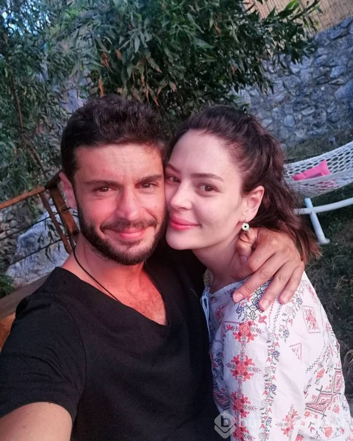 Berk Oktay ve Yıldız Çağrı Atiksoy çifti de pozitif
