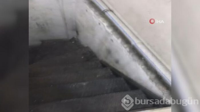 Polis kokoreççinin merdivenlerinden inince şaşıp kaldı! Gizli pavyon