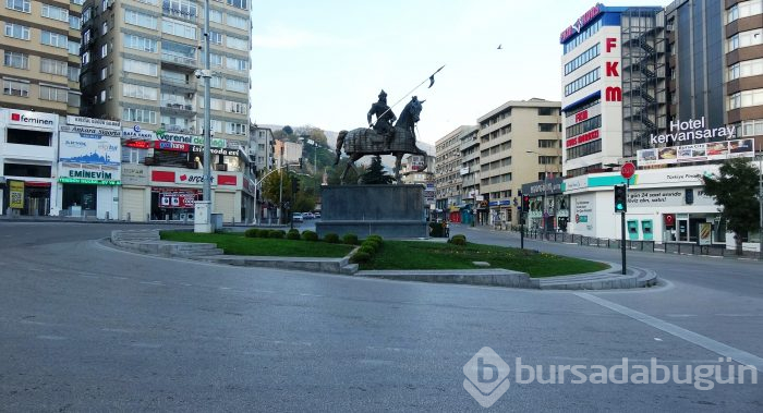 Bursa'da boş kalan cadde ve meydanlar havadan görüntülendi