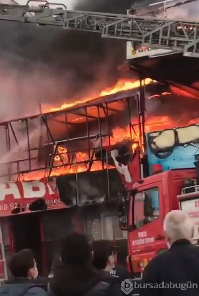 Bursa'da şehir merkezinde yangın!