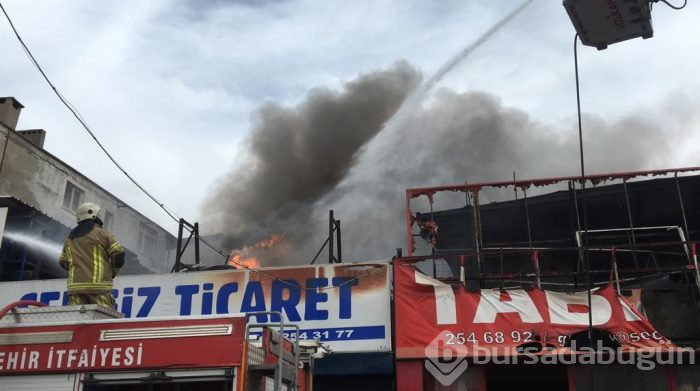 Bursa'da şehir merkezinde yangın!