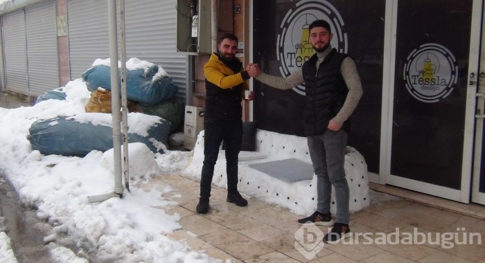 Kar yağışı Bursa'da trafiği felç etti! 