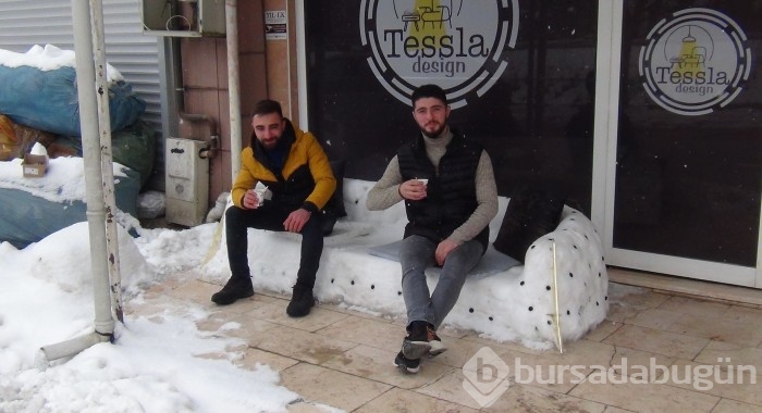 Kar yağışı Bursa'da trafiği felç etti! 