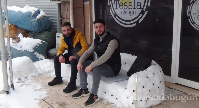 Kar yağışı Bursa'da trafiği felç etti! 