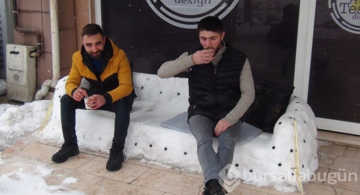 Kar yağışı Bursa'da trafiği felç etti! 