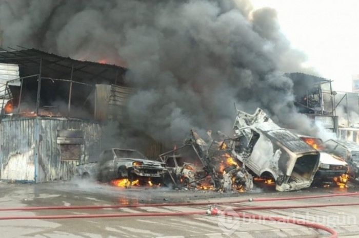Bursa'da oto yedek parça dükkanında yangın