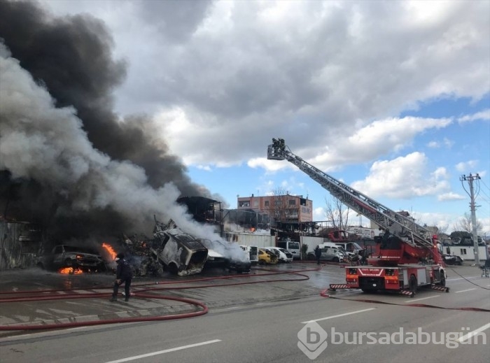 Bursa'da oto yedek parça dükkanında yangın