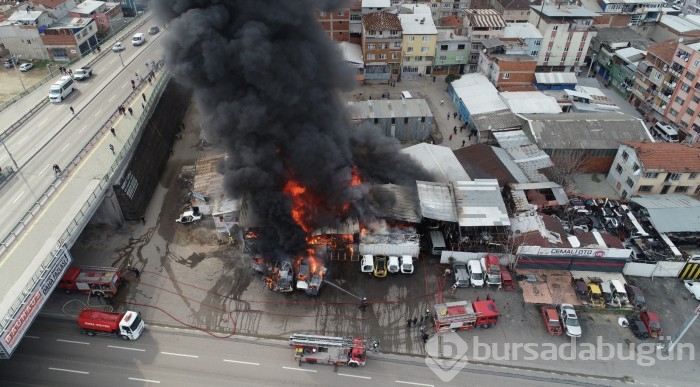 Bursa'da oto yedek parça dükkanında yangın
