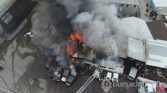 Bursa'da oto yedek parça dükkanında yangın