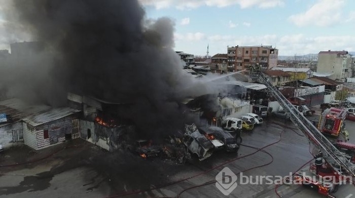 Bursa'da oto yedek parça dükkanında yangın