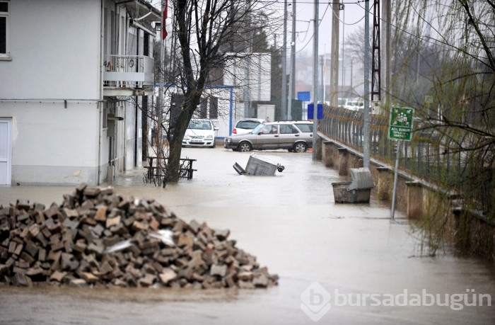 Bursa'da sel alarmı! Dereler taştı