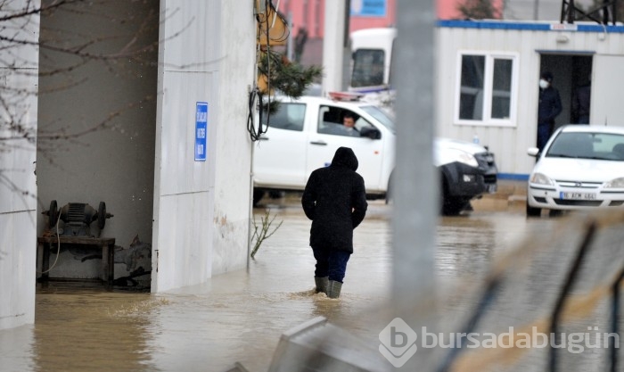 Bursa'da sel alarmı! Dereler taştı