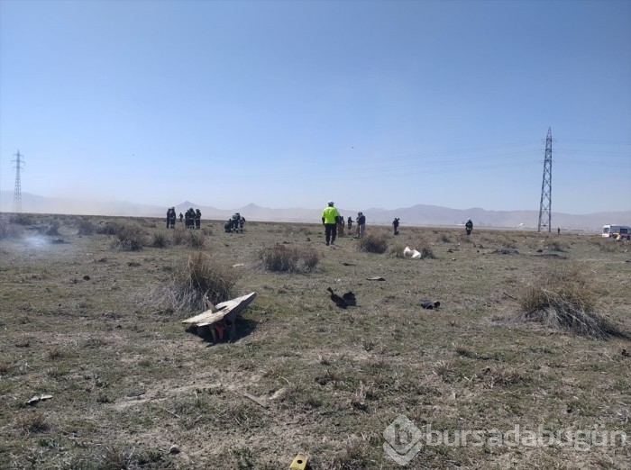 Konya'da askeri gösteri uçağı düştü