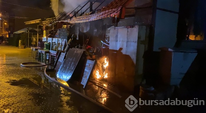 Bursa'da tarihi binada yangın