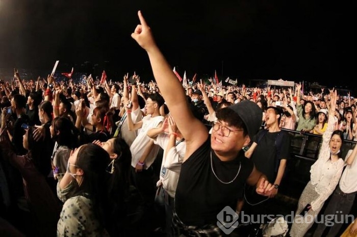 Salgının çıkış noktası Wuhan'da binlerce kişilik festival!