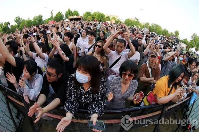 Salgının çıkış noktası Wuhan'da binlerce kişilik festival!