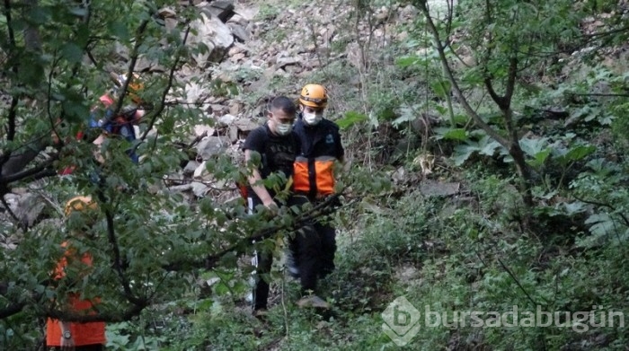 Bursa'da polislerden kaçmak için kayalıklara tırmandı, mahsur kaldı!