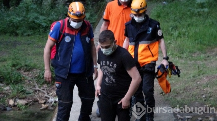 Bursa'da polislerden kaçmak için kayalıklara tırmandı, mahsur kaldı!