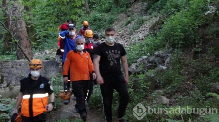 Bursa'da polislerden kaçmak için kayalıklara tırmandı, mahsur kaldı!