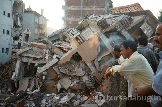 17 Ağustos depreminde akıllara kazınan görüntüler