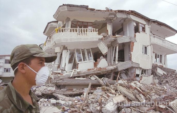 17 Ağustos depreminde akıllara kazınan görüntüler