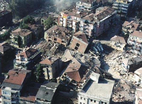 17 Ağustos depreminde akıllara kazınan görüntüler