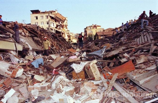 17 Ağustos depreminde akıllara kazınan görüntüler