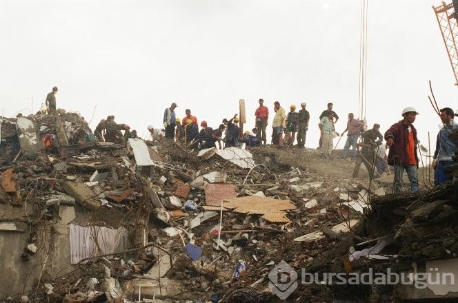 17 Ağustos depreminde akıllara kazınan görüntüler