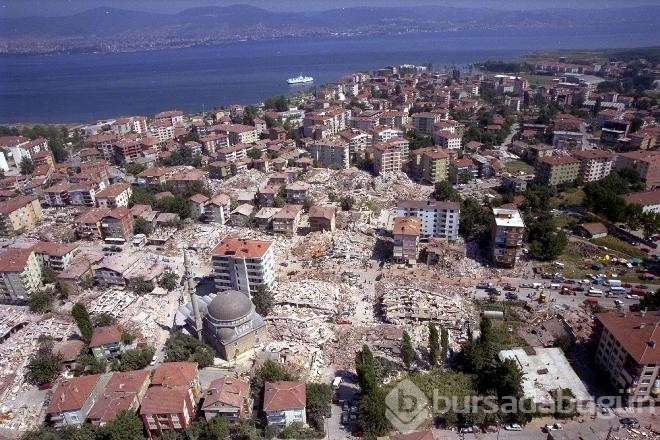 17 Ağustos depreminde akıllara kazınan görüntüler