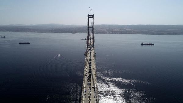 1915 Çanakkale Köprüsü yolu için 6 tabliye montajı kaldı...