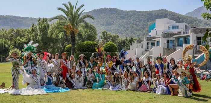 40 ülke güzeli, kraliçe olmak için Antalya'da 
