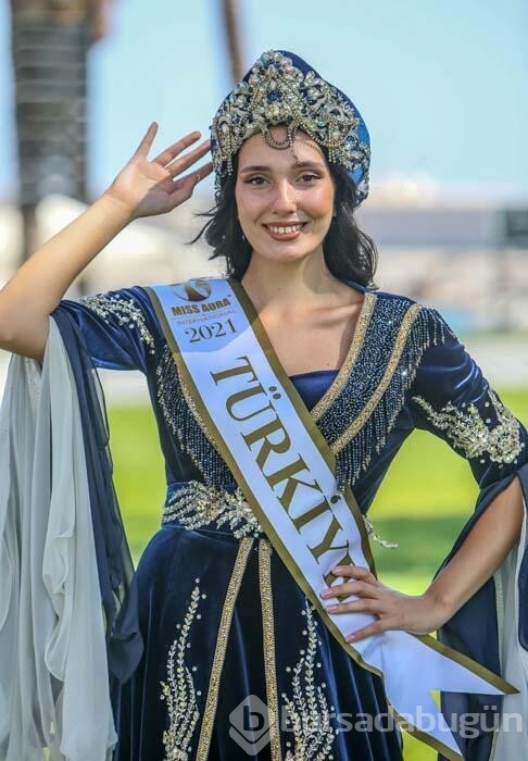 40 ülke güzeli, kraliçe olmak için Antalya'da 
