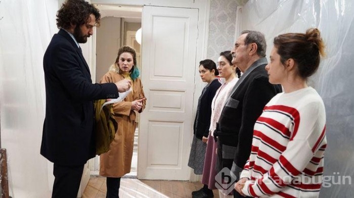 Masumlar Apartmanı'ndan ayrıldı, Camdaki Kız'a geçiyor...
