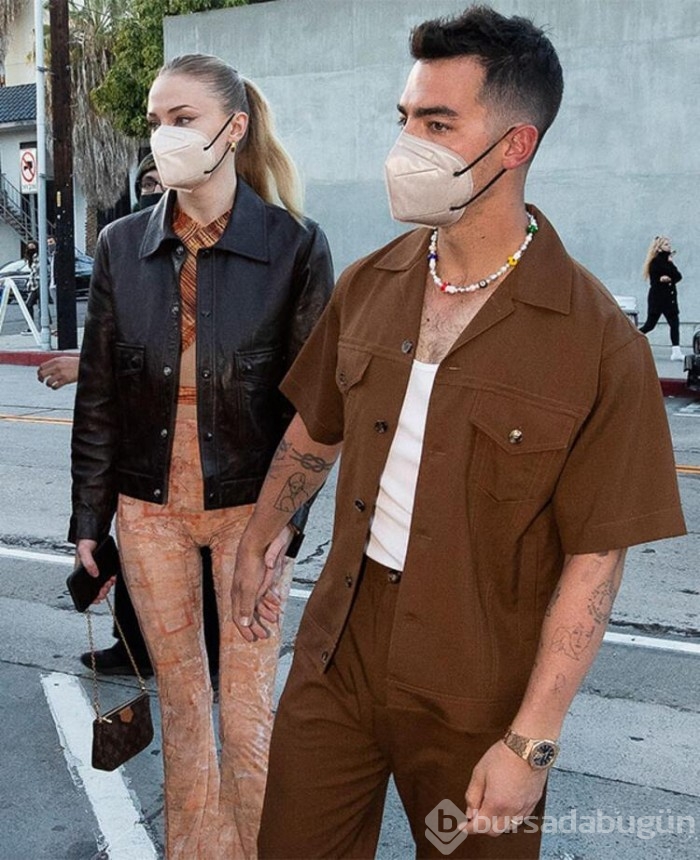 Sophie Turner ve Joe Jonas evlerine alıcı buldu...