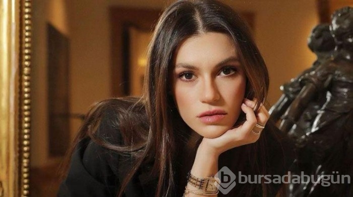 Yüsra Geyik'in cesur pozları!