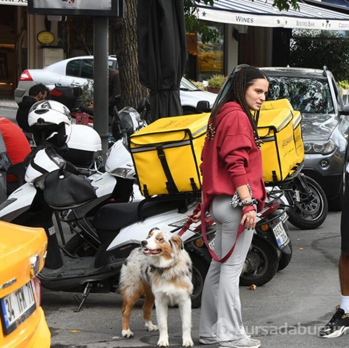 Aslı Bekiroğlu köpeğiyle mini şov yaptı